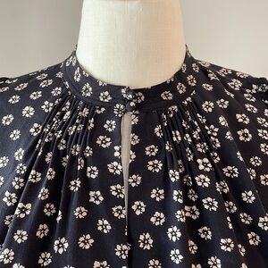 MADEWELL OVERSIZED XS crew/ Chocker 2 button neckline blouse tossed floral motif